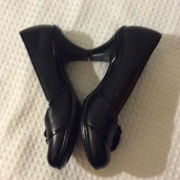 Soft shoe by Rose black low heels shoes # 6.5M - Picture 6 of 8